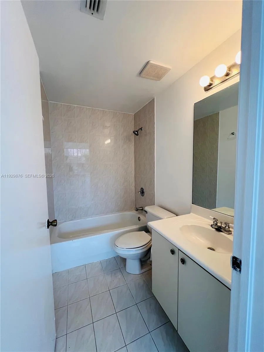 6202 Nw 116th Pl 444, Doral, Florida 33178, Doral, Florida 33178, 3 Bedrooms Bedrooms, ,2 BathroomsBathrooms,Residential Lease,For Rent,6202 Nw 116th Pl 444, Doral, Florida 33178,A11929876