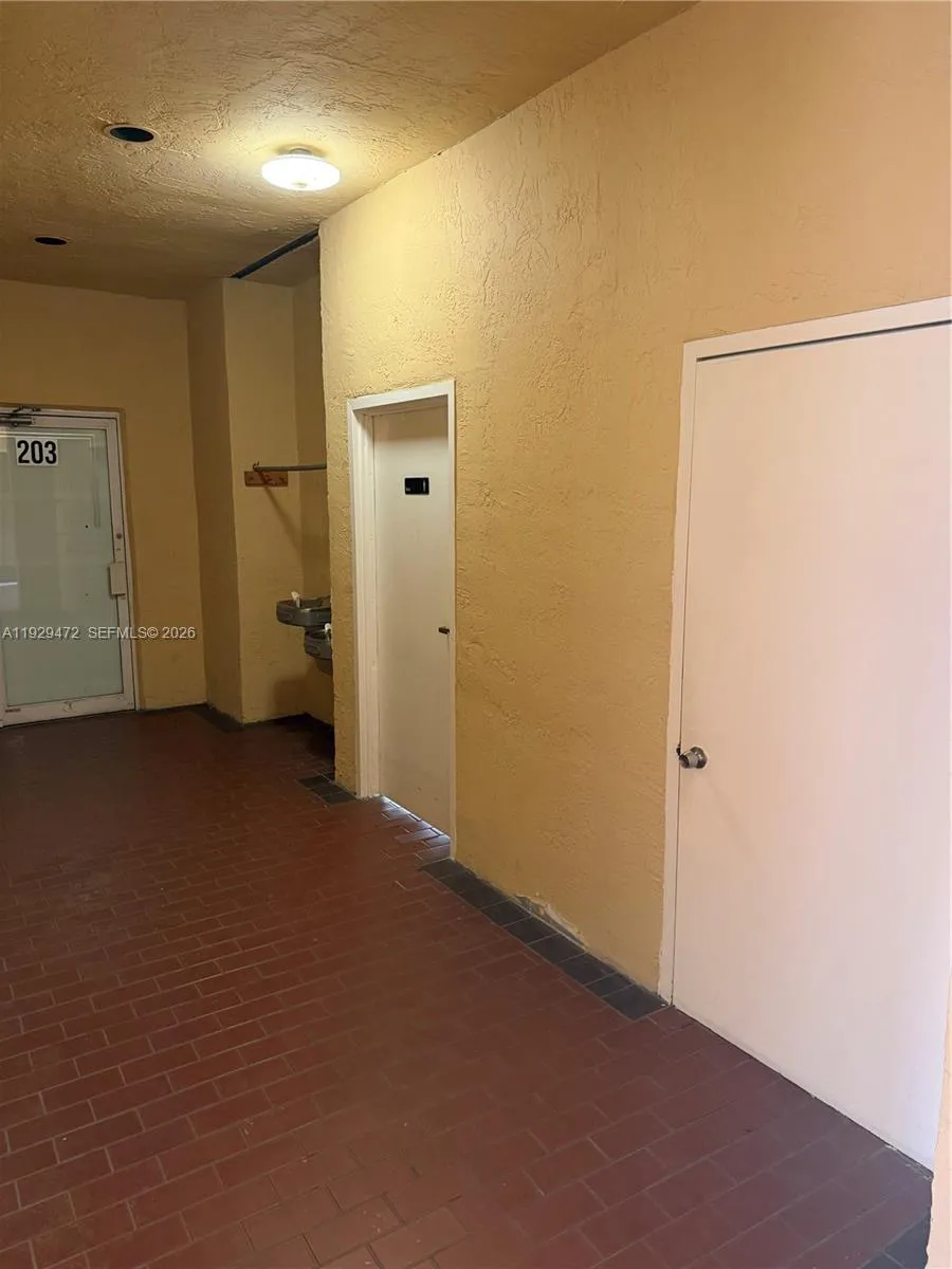 7400 Nw 7th St Unit 2, Miami, Florida 33126, Miami, Florida 33126, ,Commercial Lease,For Rent,7400 Nw 7th St Unit 2, Miami, Florida 33126,A11929472