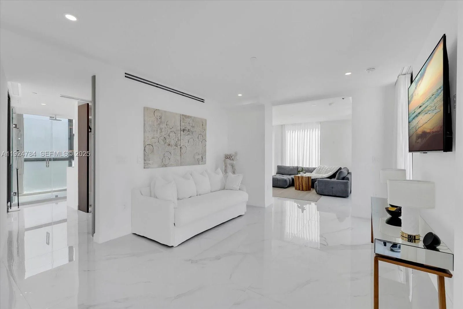 11 Century Lane, Miami Beach, Florida 33139, Miami Beach, Florida 33139, 3 Bedrooms Bedrooms, ,3 BathroomsBathrooms,Residential,For Sale,11 Century Lane, Miami Beach, Florida 33139,A11924784