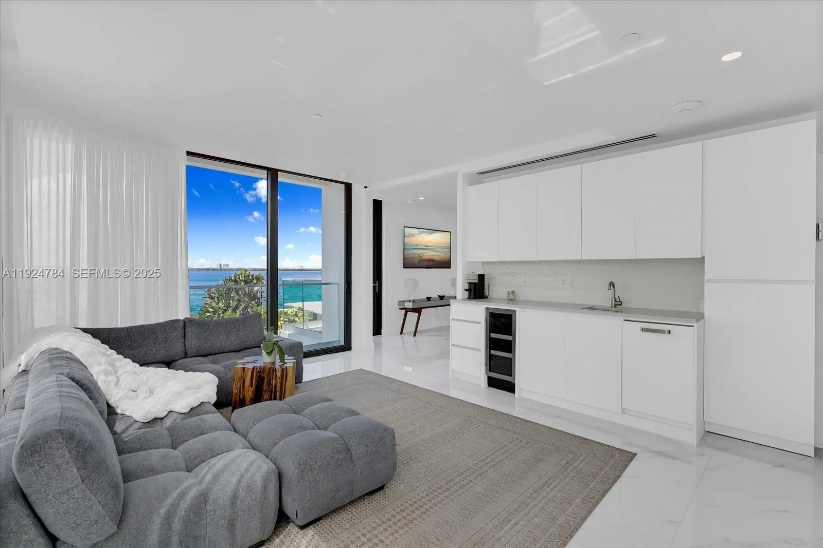 11 Century Lane, Miami Beach, Florida 33139, Miami Beach, Florida 33139, 3 Bedrooms Bedrooms, ,3 BathroomsBathrooms,Residential,For Sale,11 Century Lane, Miami Beach, Florida 33139,A11924784