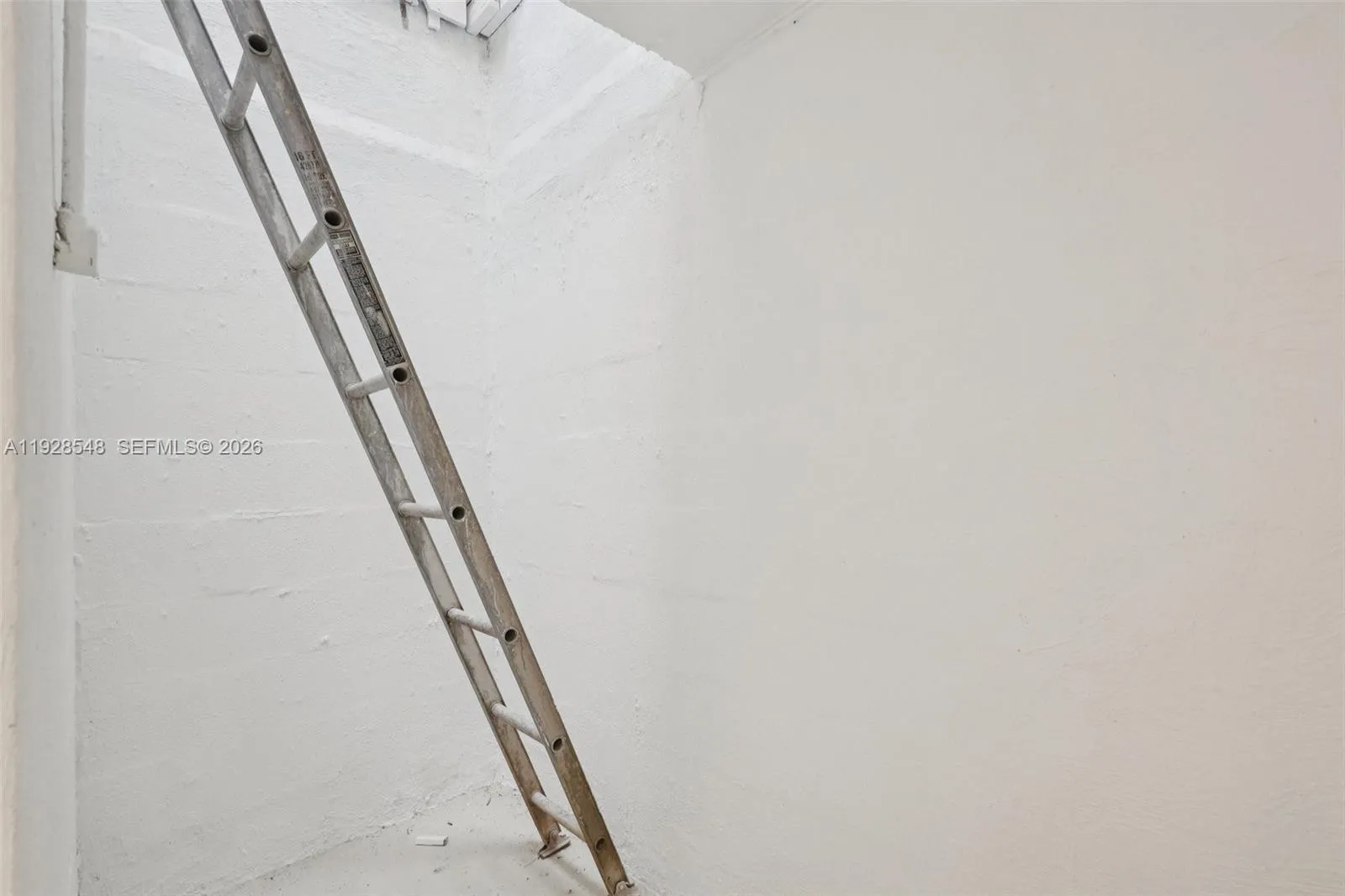 360 Menores Ave, Coral Gables, Florida 33134, Coral Gables, Florida 33134, 6 Bedrooms Bedrooms, ,3 BathroomsBathrooms,Residential,For Sale,360 Menores Ave, Coral Gables, Florida 33134,A11928548