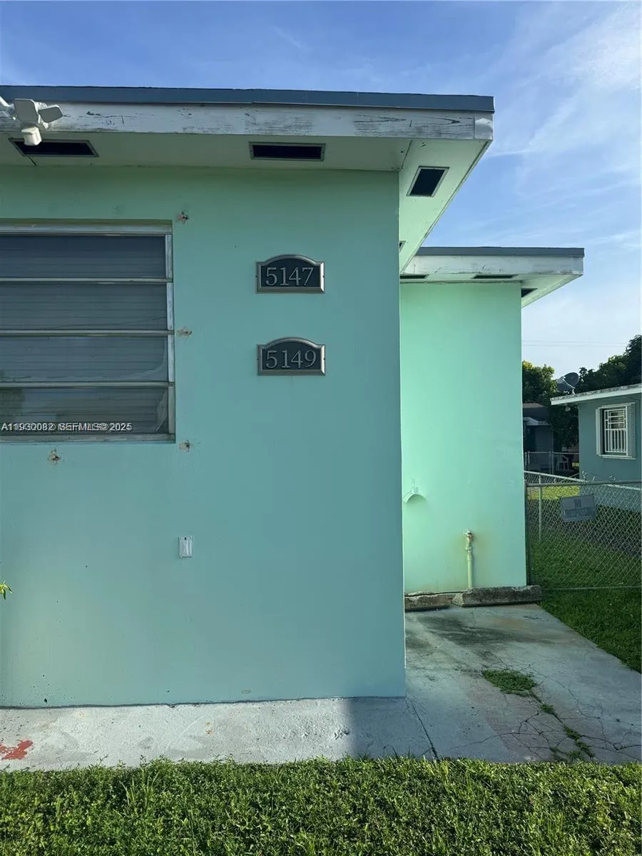 5147 Nw 1st St, Miami, Florida 33126, Miami, Florida 33126, ,Residential Income,For Sale,5147 Nw 1st St, Miami, Florida 33126,A11930082