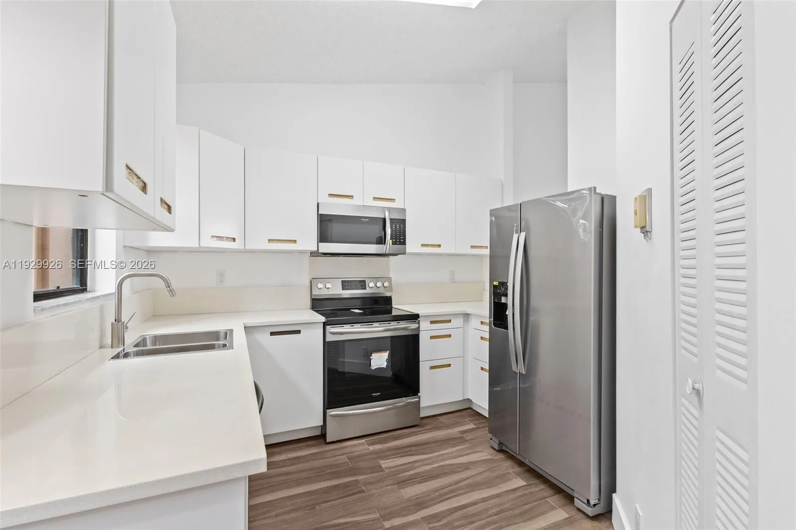 15569 N Miami Lakeway N 205-16, Miami Lakes, Flori, Miami Lakes, Florida 33014, 2 Bedrooms Bedrooms, ,2 BathroomsBathrooms,Residential Lease,For Rent,15569 N Miami Lakeway N 205-16, Miami Lakes, Flori,A11929926