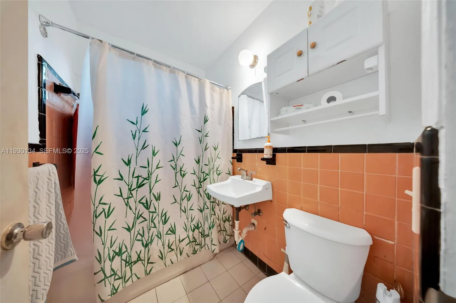 115 Nw 56th Ave, Miami, Florida 33126, Miami, Florida 33126, ,Residential Income,For Sale,115 Nw 56th Ave, Miami, Florida 33126,A11930134