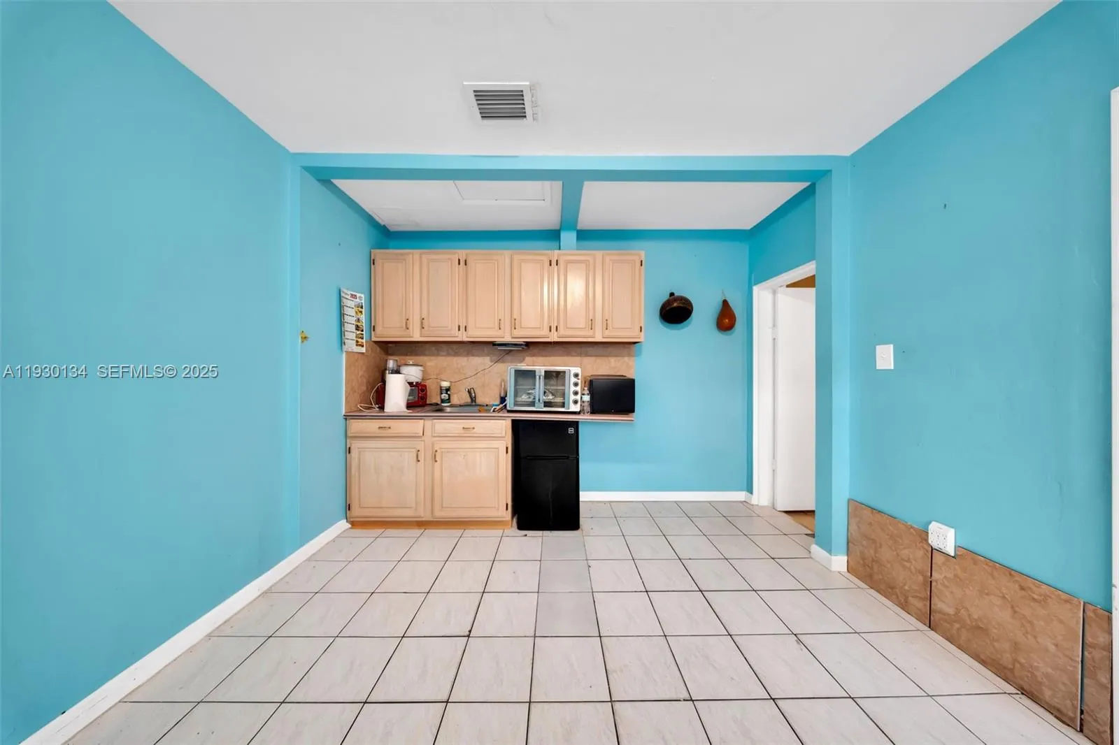 115 Nw 56th Ave, Miami, Florida 33126, Miami, Florida 33126, ,Residential Income,For Sale,115 Nw 56th Ave, Miami, Florida 33126,A11930134