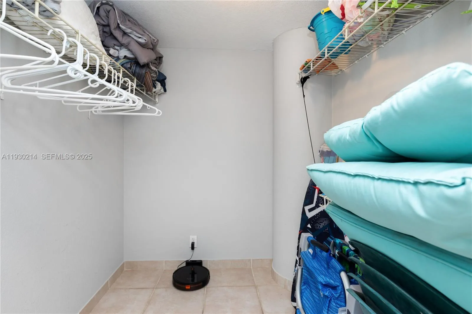 3725 S Ocean Dr 1421, Hollywood, Florida 33019, Hollywood, Florida 33019, 1 Bedroom Bedrooms, ,1 BathroomBathrooms,Residential,For Sale,3725 S Ocean Dr 1421, Hollywood, Florida 33019,A11930214