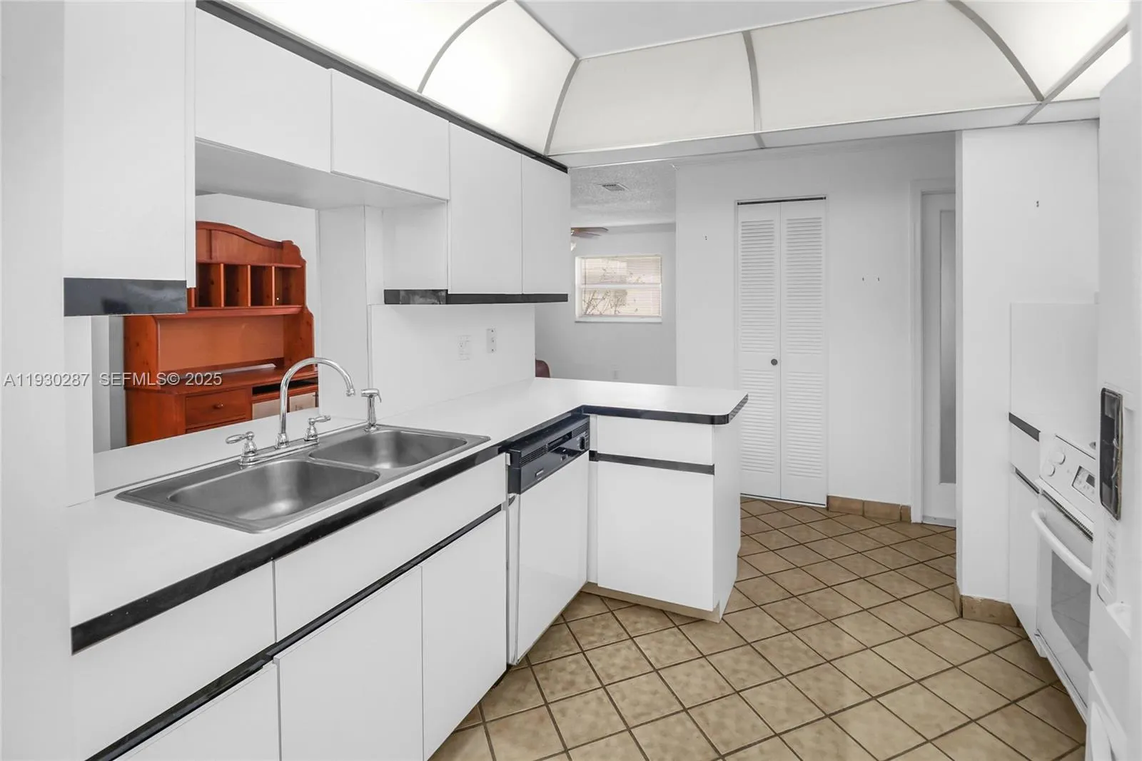 1331 Campanelli Dr, Plantation, Florida 33322, Plantation, Florida 33322, 2 Bedrooms Bedrooms, ,2 BathroomsBathrooms,Residential,For Sale,1331 Campanelli Dr, Plantation, Florida 33322,A11930287