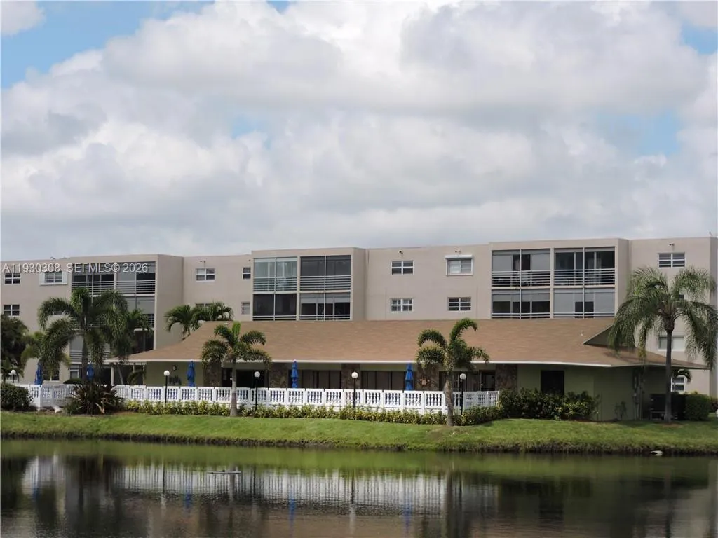 324 Se 10th St 207, Dania Beach, Florida 33004, Dania Beach, Florida 33004, 2 Bedrooms Bedrooms, ,2 BathroomsBathrooms,Residential,For Sale,324 Se 10th St 207, Dania Beach, Florida 33004,A11930308