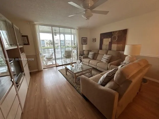 324 Se 10th St 207, Dania Beach, Florida 33004, Dania Beach, Florida 33004, 2 Bedrooms Bedrooms, ,2 BathroomsBathrooms,Residential,For Sale,324 Se 10th St 207, Dania Beach, Florida 33004,A11930308