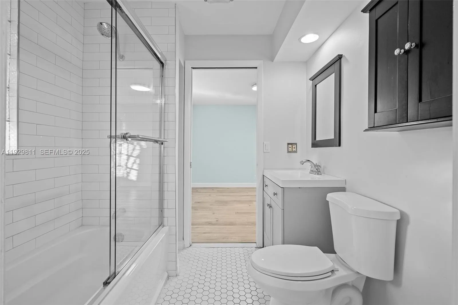 1547 Harrison St, Hollywood, Florida 33020, Hollywood, Florida 33020, 3 Bedrooms Bedrooms, ,2 BathroomsBathrooms,Residential,For Sale,1547 Harrison St, Hollywood, Florida 33020,A11929811