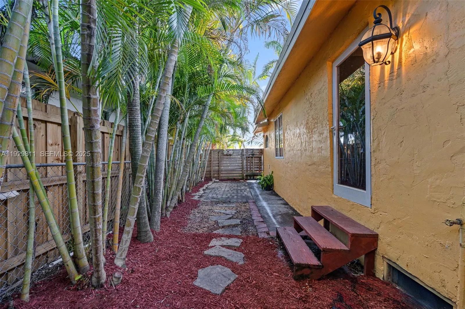 1547 Harrison St, Hollywood, Florida 33020, Hollywood, Florida 33020, 3 Bedrooms Bedrooms, ,2 BathroomsBathrooms,Residential,For Sale,1547 Harrison St, Hollywood, Florida 33020,A11929811