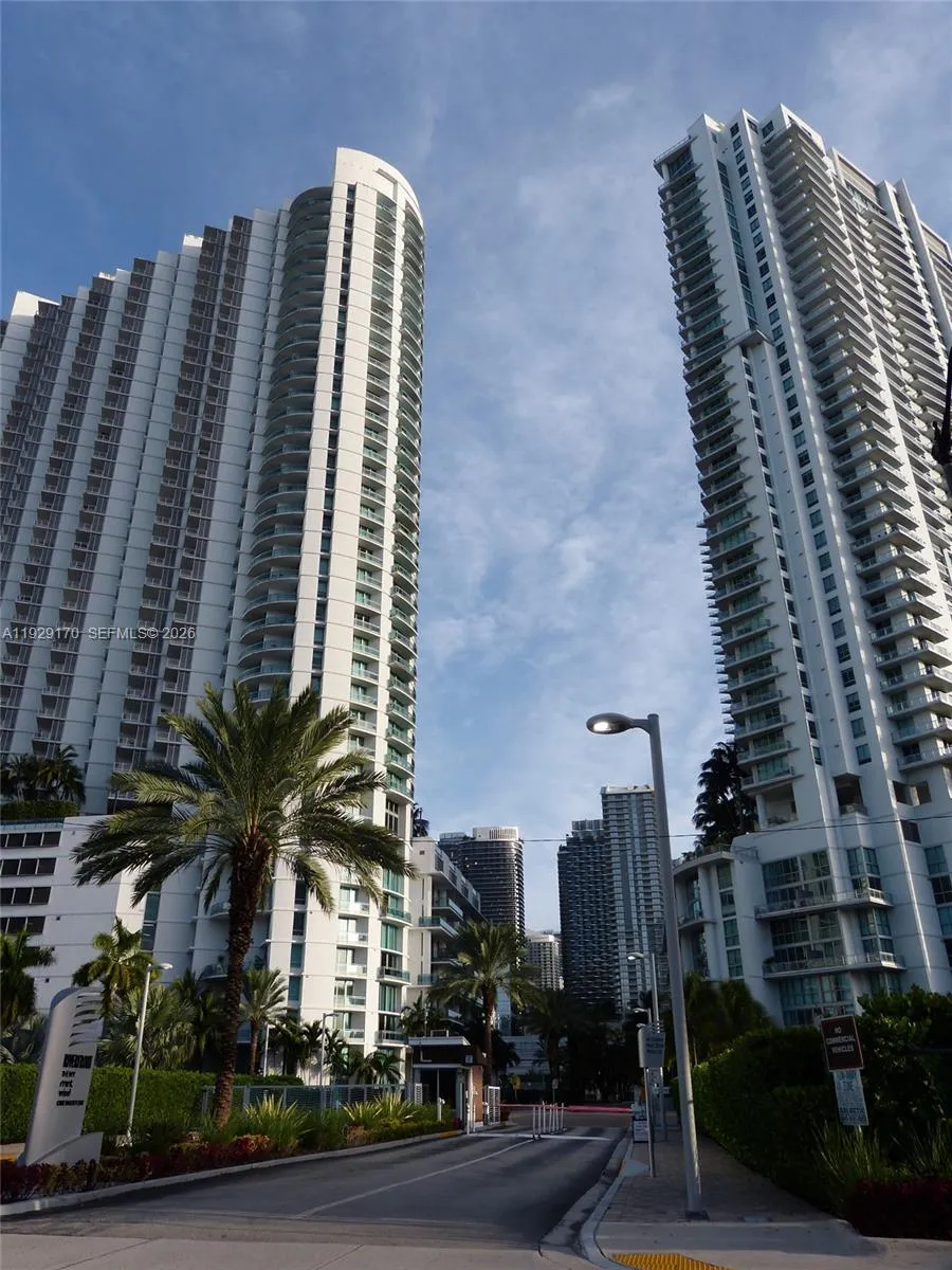 Gated Community right on Miami River