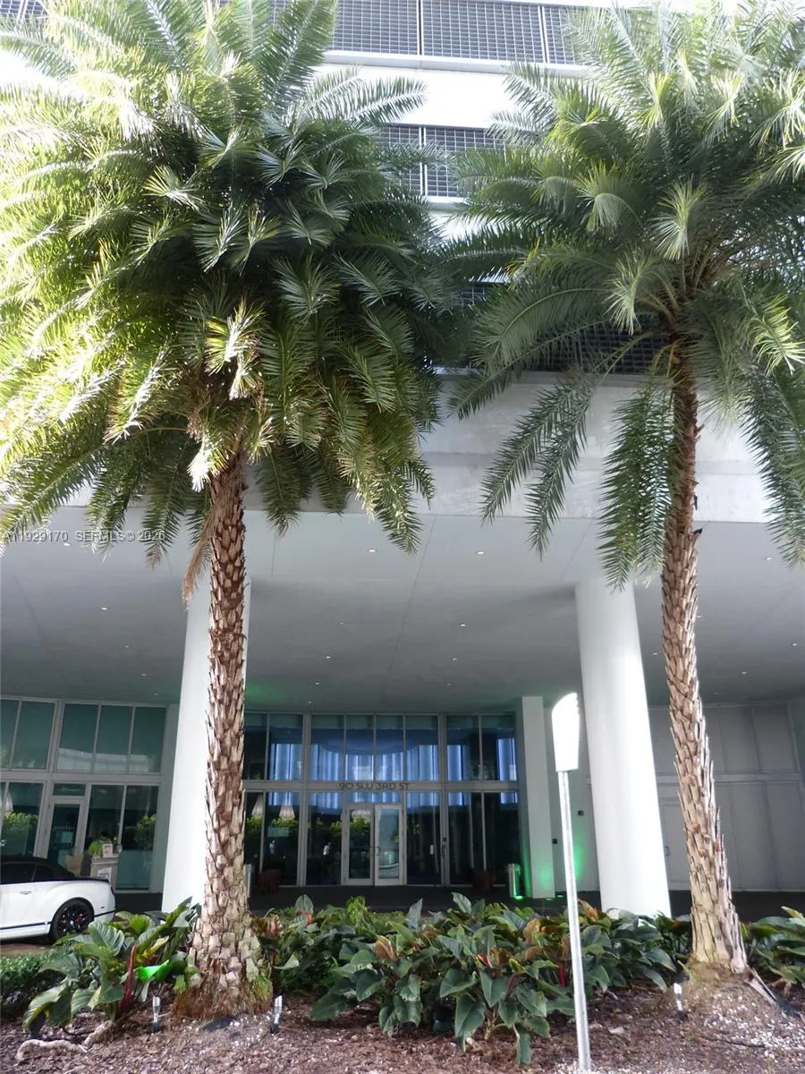 90 Sw 3rd St 1110, Miami, Florida 33130, Miami, Florida 33130, 1 Bedroom Bedrooms, ,1 BathroomBathrooms,Residential Lease,For Rent,90 Sw 3rd St 1110, Miami, Florida 33130,A11929170