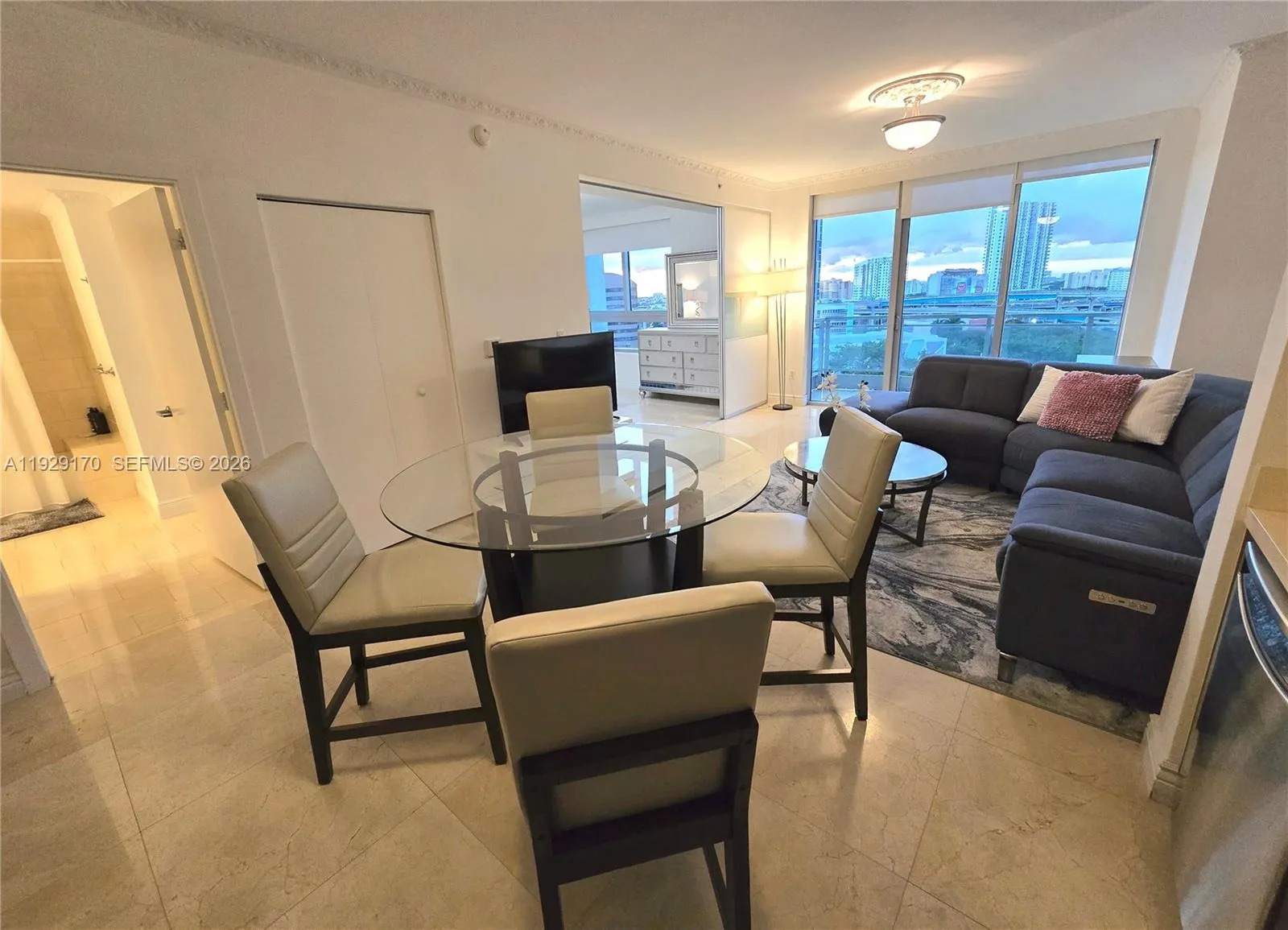 90 Sw 3rd St 1110, Miami, Florida 33130, Miami, Florida 33130, 1 Bedroom Bedrooms, ,1 BathroomBathrooms,Residential Lease,For Rent,90 Sw 3rd St 1110, Miami, Florida 33130,A11929170