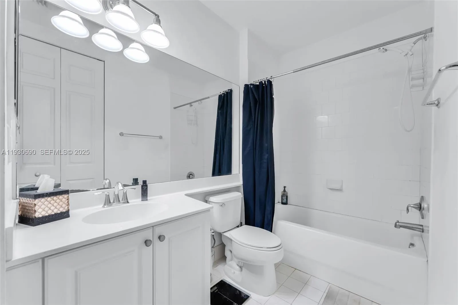 3600 Oaks Clubhouse Dr 103, Pompano Beach, Florida, Pompano Beach, Florida 33069, 2 Bedrooms Bedrooms, ,2 BathroomsBathrooms,Residential,For Sale,3600 Oaks Clubhouse Dr 103, Pompano Beach, Florida,A11930690