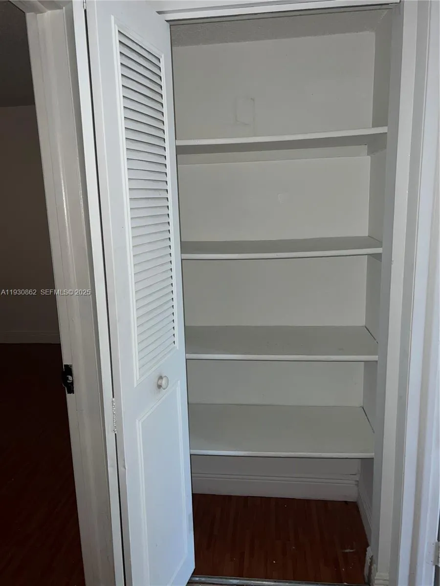 8635 Nw 8th St 210, Miami, Florida 33126, Miami, Florida 33126, 2 Bedrooms Bedrooms, ,2 BathroomsBathrooms,Residential Lease,For Rent,8635 Nw 8th St 210, Miami, Florida 33126,A11930862