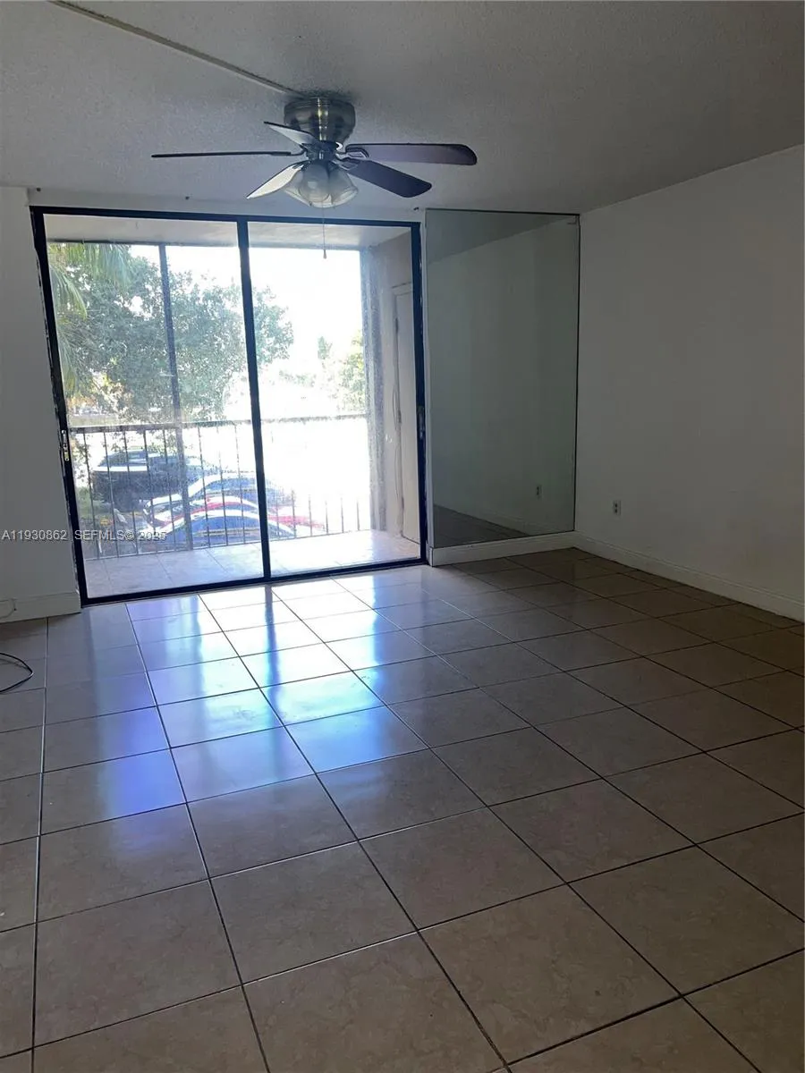 8635 Nw 8th St 210, Miami, Florida 33126, Miami, Florida 33126, 2 Bedrooms Bedrooms, ,2 BathroomsBathrooms,Residential Lease,For Rent,8635 Nw 8th St 210, Miami, Florida 33126,A11930862
