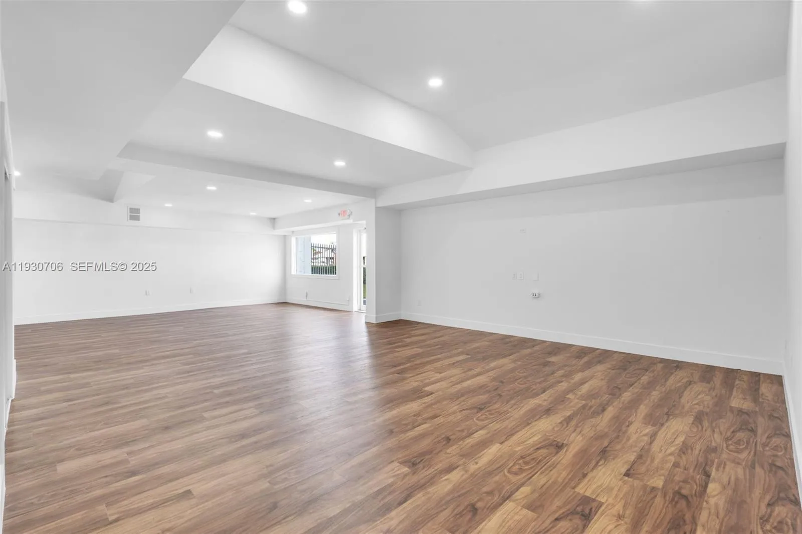 8930 Sw 40th St, Miami, Florida 33165, Miami, Florida 33165, ,Commercial Lease,For Rent,8930 Sw 40th St, Miami, Florida 33165,A11930706