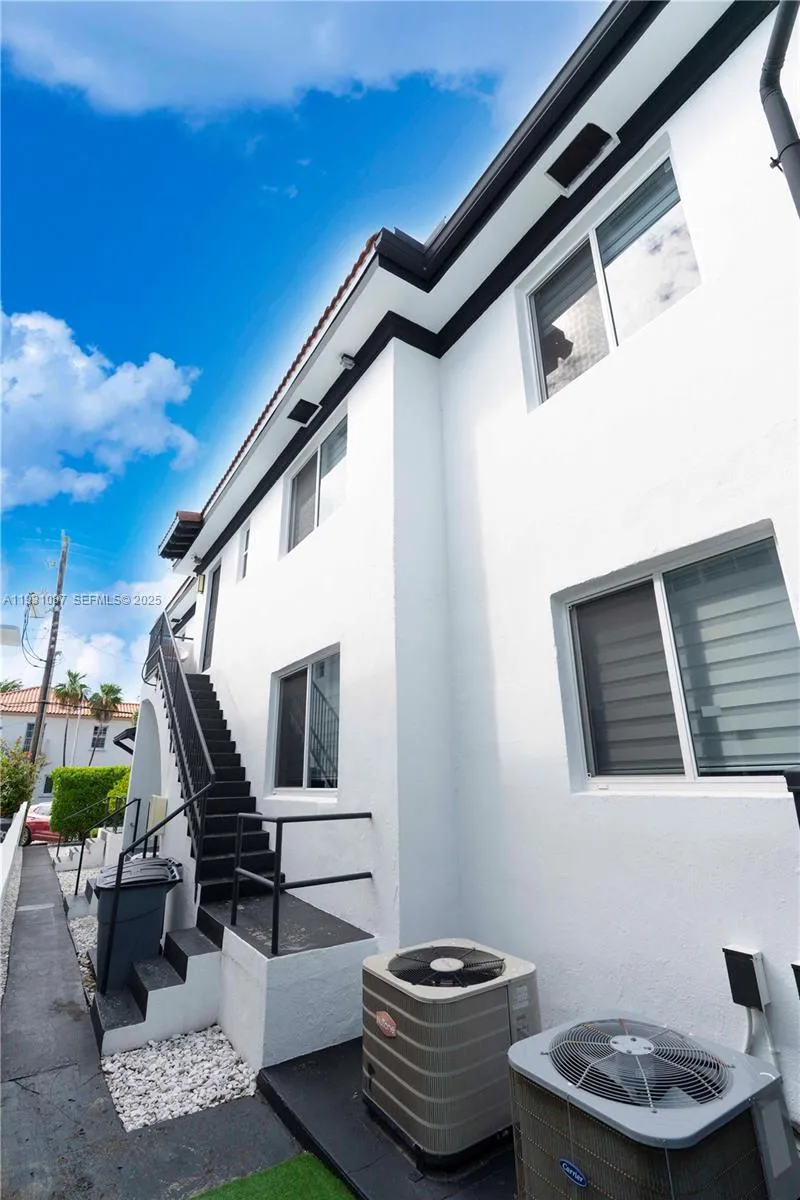 815 W 39th St, Miami Beach, Florida 33140, Miami Beach, Florida 33140, ,Residential Income,For Sale,815 W 39th St, Miami Beach, Florida 33140,A11931087