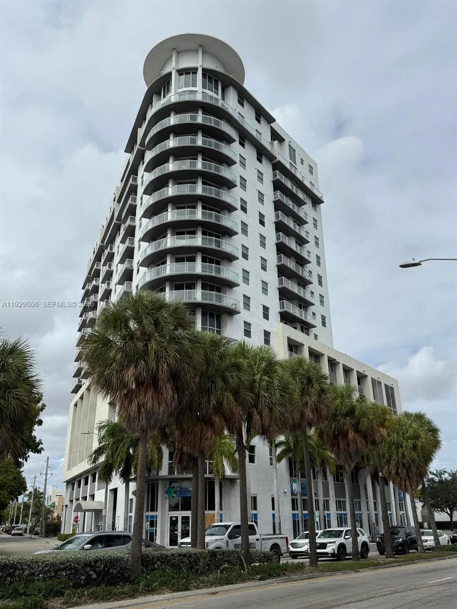 1 Glen Royal Pkwy 1612, Miami, Florida 33125, Miami, Florida 33125, 2 Bedrooms Bedrooms, ,2 BathroomsBathrooms,Residential,For Sale,1 Glen Royal Pkwy 1612, Miami, Florida 33125,A11929506