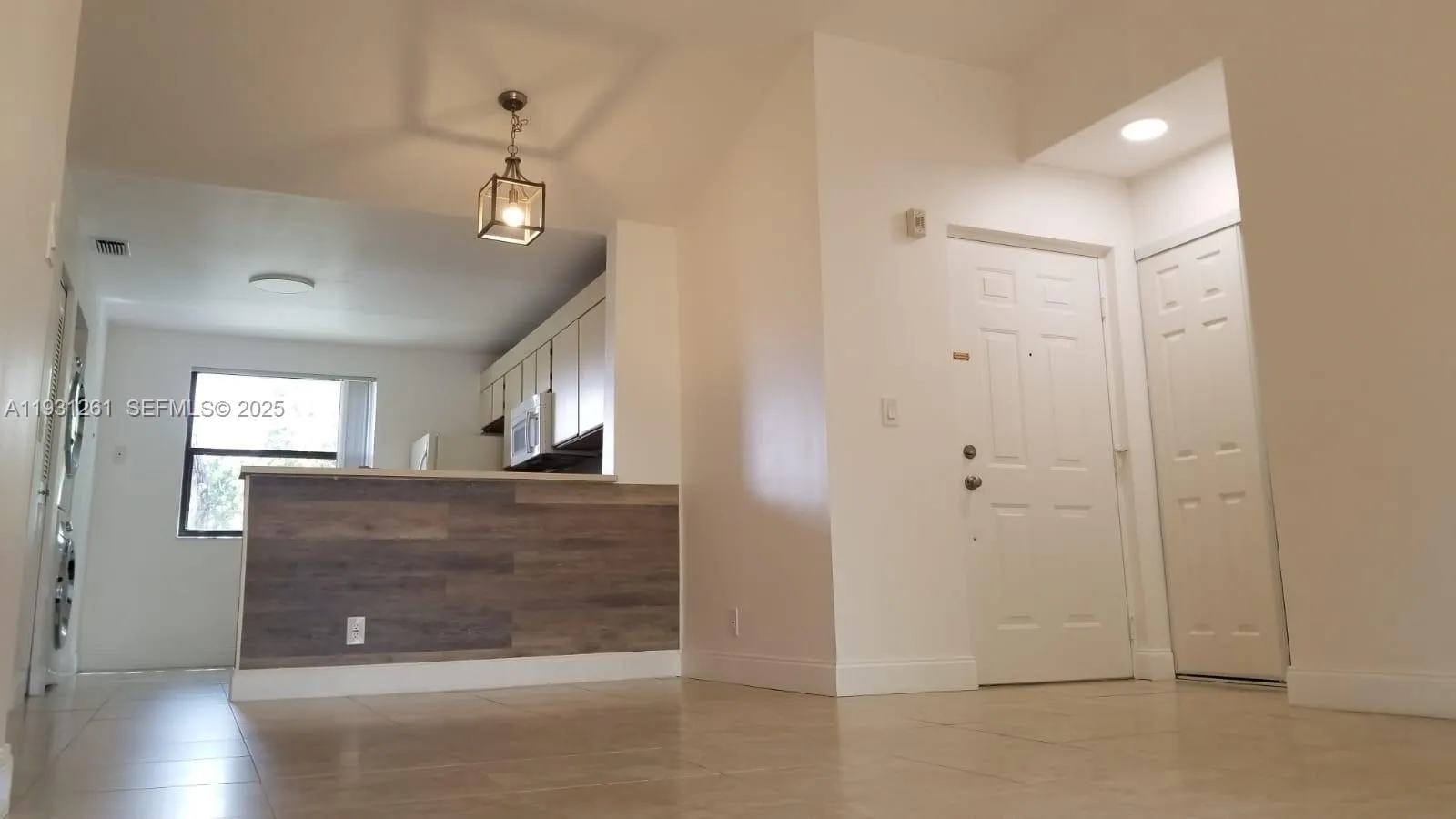 Plantation, Florida 33322, 2 Bedrooms Bedrooms, ,2 BathroomsBathrooms,Residential Lease,For Rent,A11931261