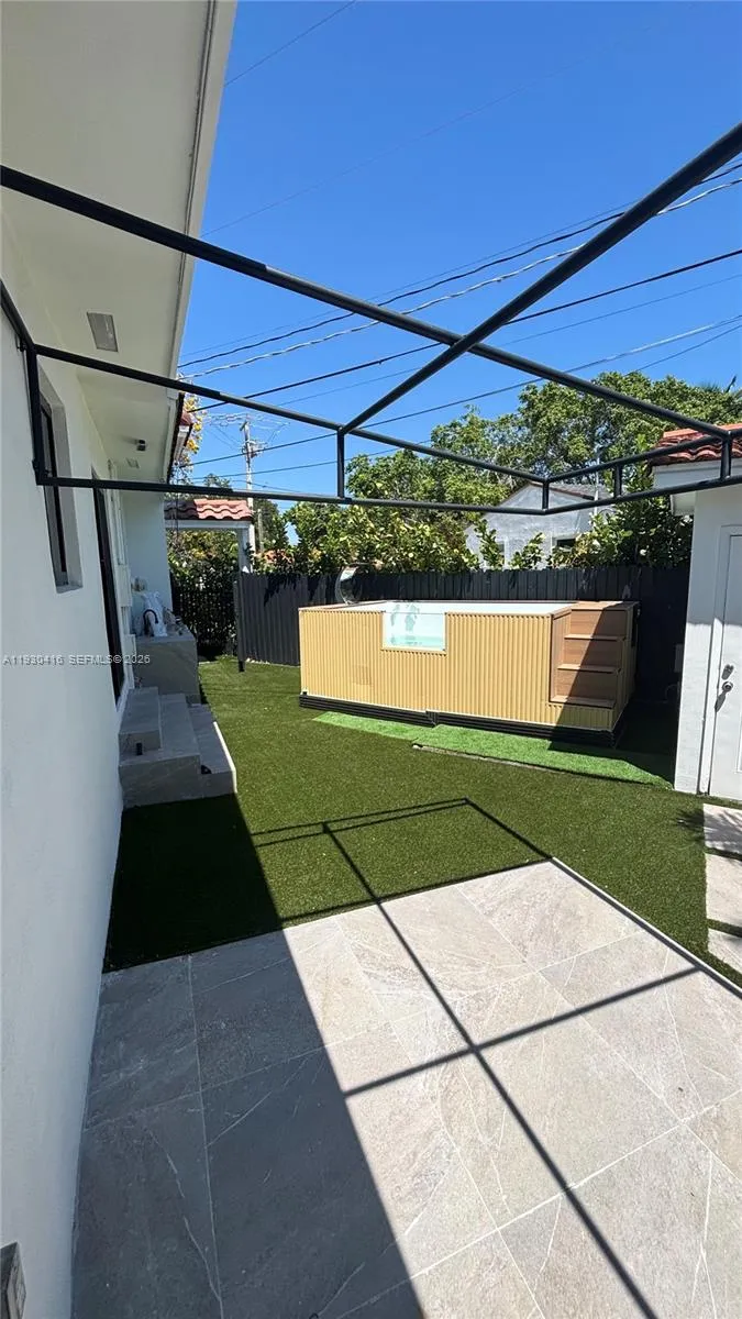 998 Sw 11th St, Miami, Florida 33129, Miami, Florida 33129, 5 Bedrooms Bedrooms, ,4 BathroomsBathrooms,Residential,For Sale,998 Sw 11th St, Miami, Florida 33129,A11930416