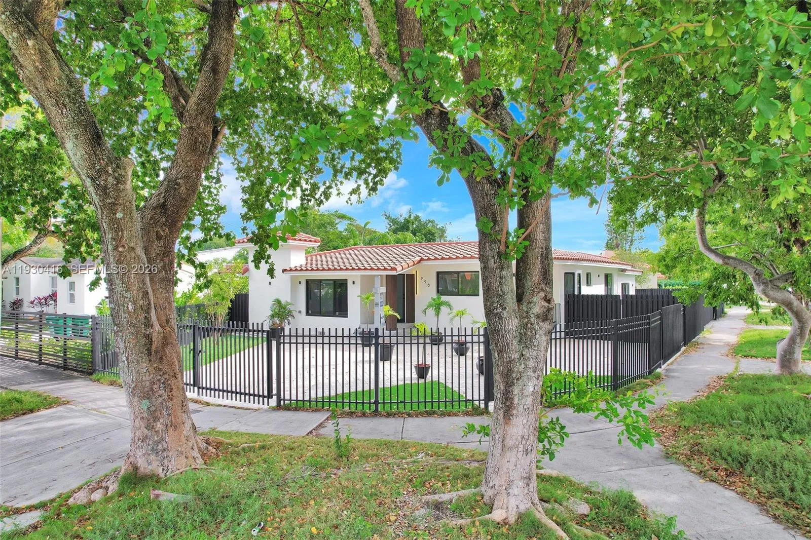 998 Sw 11th St, Miami, Florida 33129, Miami, Florida 33129, 5 Bedrooms Bedrooms, ,4 BathroomsBathrooms,Residential,For Sale,998 Sw 11th St, Miami, Florida 33129,A11930416