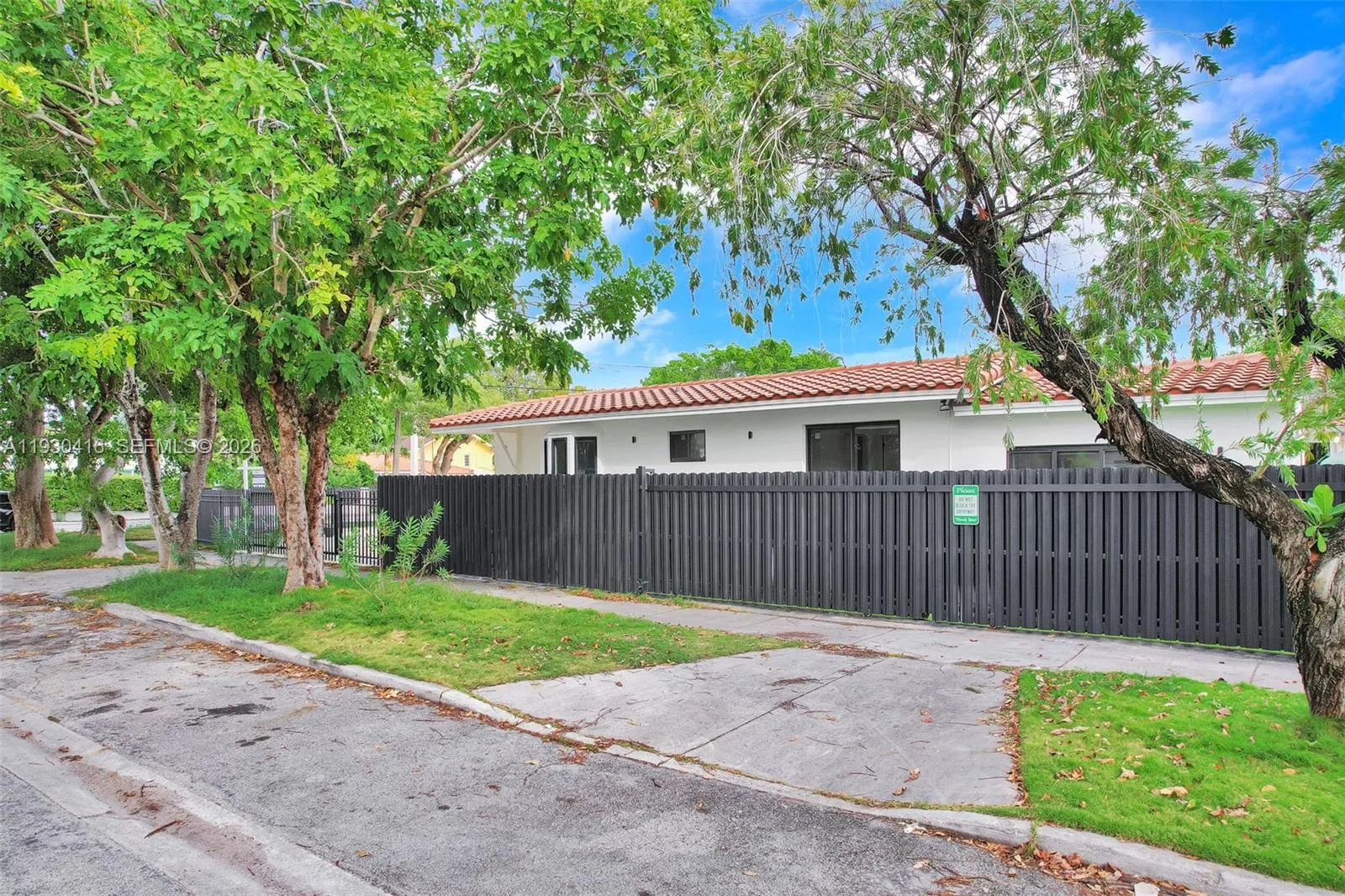 998 Sw 11th St, Miami, Florida 33129, Miami, Florida 33129, 5 Bedrooms Bedrooms, ,4 BathroomsBathrooms,Residential,For Sale,998 Sw 11th St, Miami, Florida 33129,A11930416