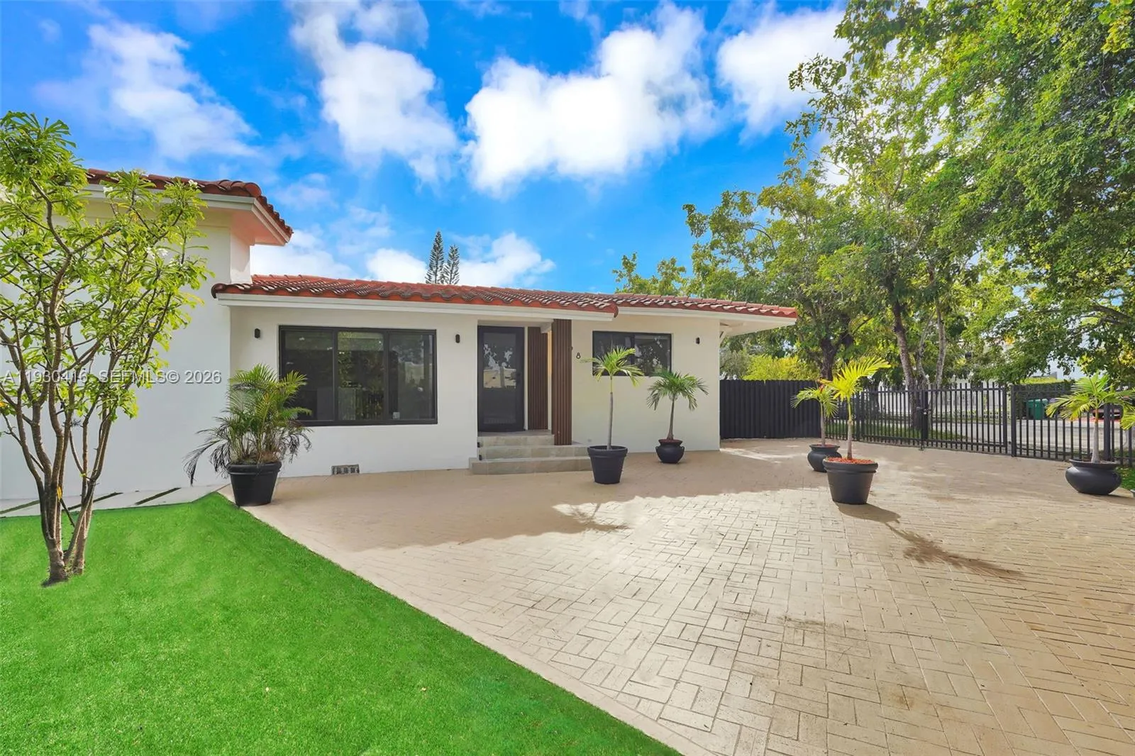 998 Sw 11th St, Miami, Florida 33129, Miami, Florida 33129, 5 Bedrooms Bedrooms, ,4 BathroomsBathrooms,Residential,For Sale,998 Sw 11th St, Miami, Florida 33129,A11930416