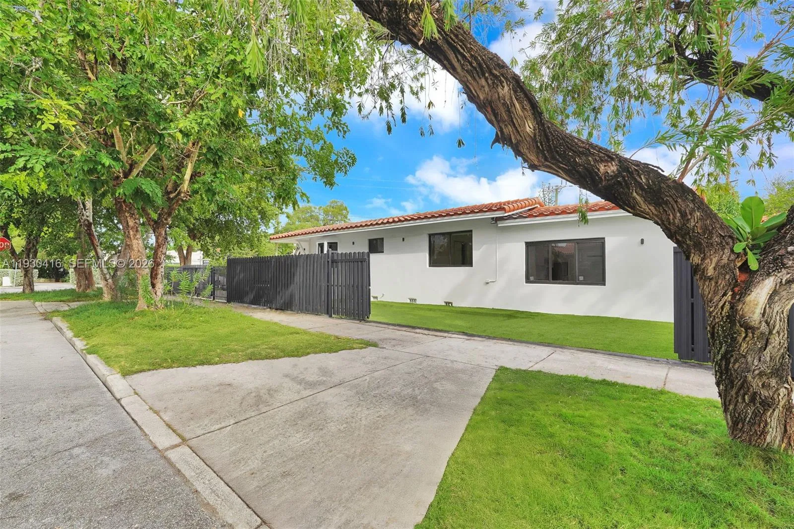 998 Sw 11th St, Miami, Florida 33129, Miami, Florida 33129, 5 Bedrooms Bedrooms, ,4 BathroomsBathrooms,Residential,For Sale,998 Sw 11th St, Miami, Florida 33129,A11930416