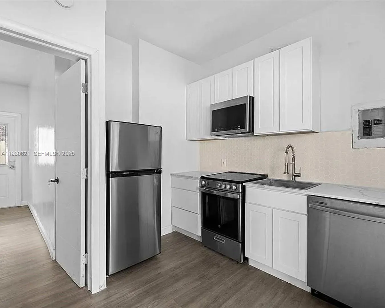 2822 Pine Tree Dr, Miami Beach, Florida 33140, Miami Beach, Florida 33140, ,Commercial Sale,For Sale,2822 Pine Tree Dr, Miami Beach, Florida 33140,A11930621