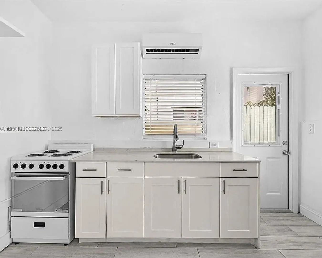 2822 Pine Tree Dr, Miami Beach, Florida 33140, Miami Beach, Florida 33140, ,Commercial Sale,For Sale,2822 Pine Tree Dr, Miami Beach, Florida 33140,A11930621