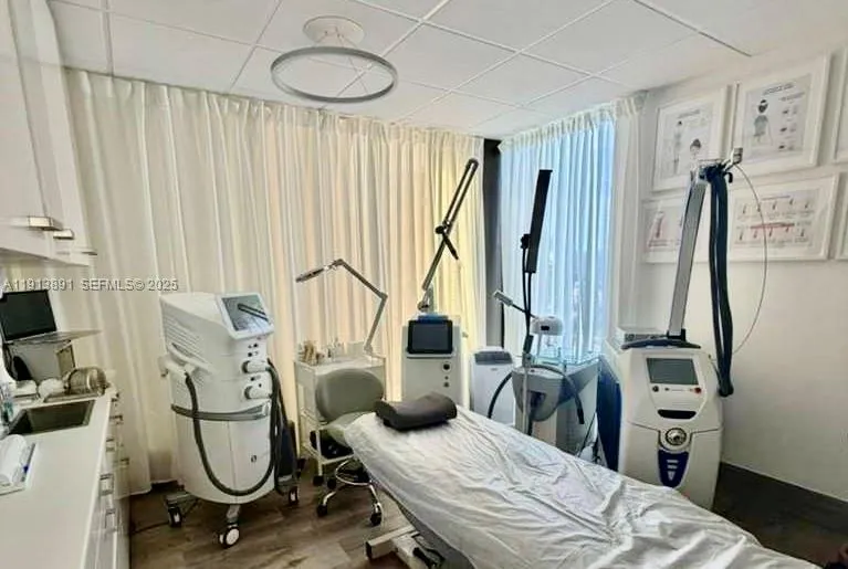 2500 E Hallandale Beach Blvd, Hallandale Beach, Fl, Hallandale Beach, Florida 33009, ,Business Opportunity,For Sale,2500 E Hallandale Beach Blvd, Hallandale Beach, Fl,A11913891