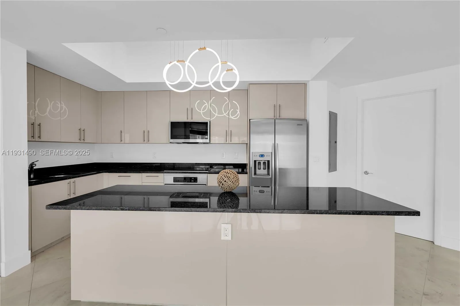 3131 Ne 188th St 2-1005, Aventura, Florida 33180, Aventura, Florida 33180, 2 Bedrooms Bedrooms, ,2 BathroomsBathrooms,Residential,For Sale,3131 Ne 188th St 2-1005, Aventura, Florida 33180,A11931490