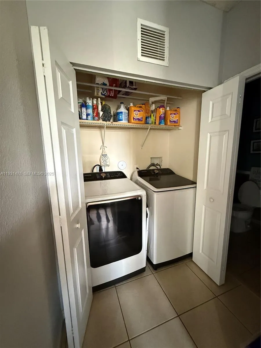 3184 Nw 32nd St, Oakland Park, Florida 33309, Oakland Park, Florida 33309, 3 Bedrooms Bedrooms, ,2 BathroomsBathrooms,Residential,For Sale,3184 Nw 32nd St, Oakland Park, Florida 33309,A11931478