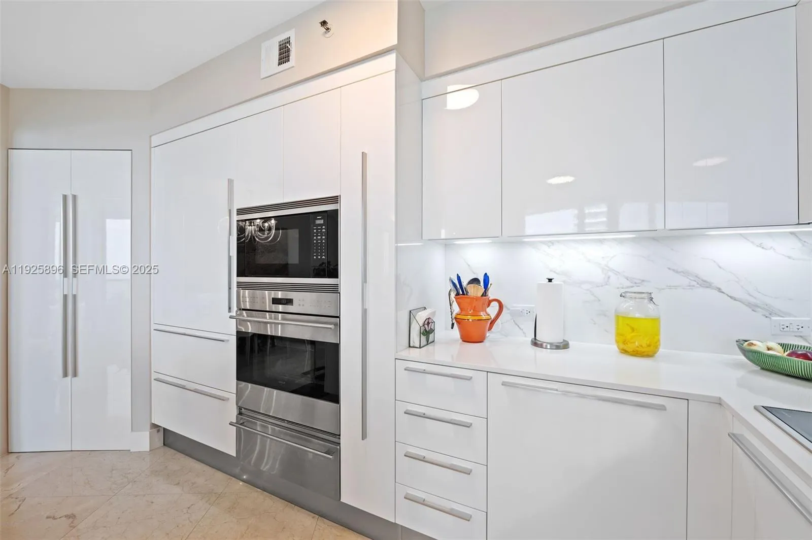 19333 E Collins Ave 1402, Sunny Isles Beach, Flori, Sunny Isles Beach, Florida 33160, 2 Bedrooms Bedrooms, ,2 BathroomsBathrooms,Residential,For Sale,19333 E Collins Ave 1402, Sunny Isles Beach, Flori,A11925896