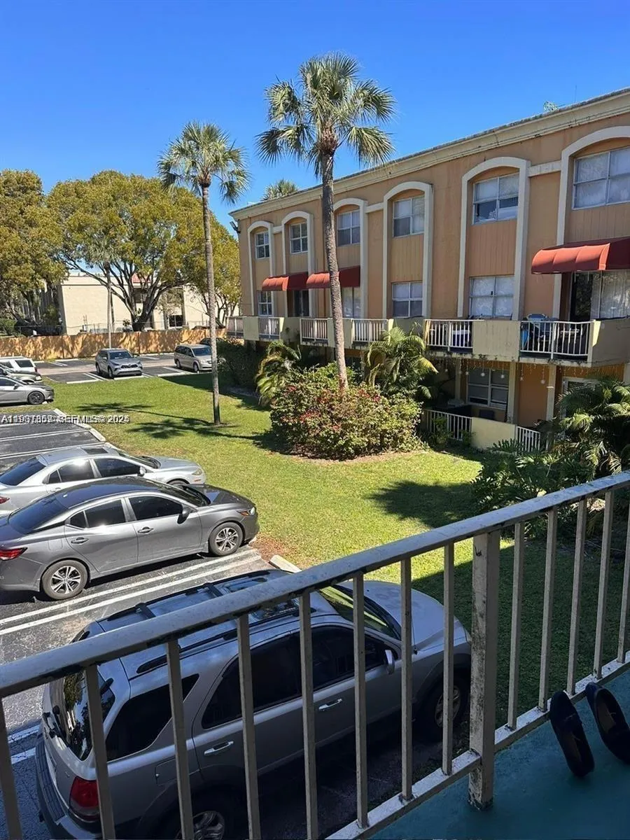 18101 Nw 68th Ave C202, Hialeah, Florida 33015, Hialeah, Florida 33015, 1 Bedroom Bedrooms, ,1 BathroomBathrooms,Residential,For Sale,18101 Nw 68th Ave C202, Hialeah, Florida 33015,A11931359