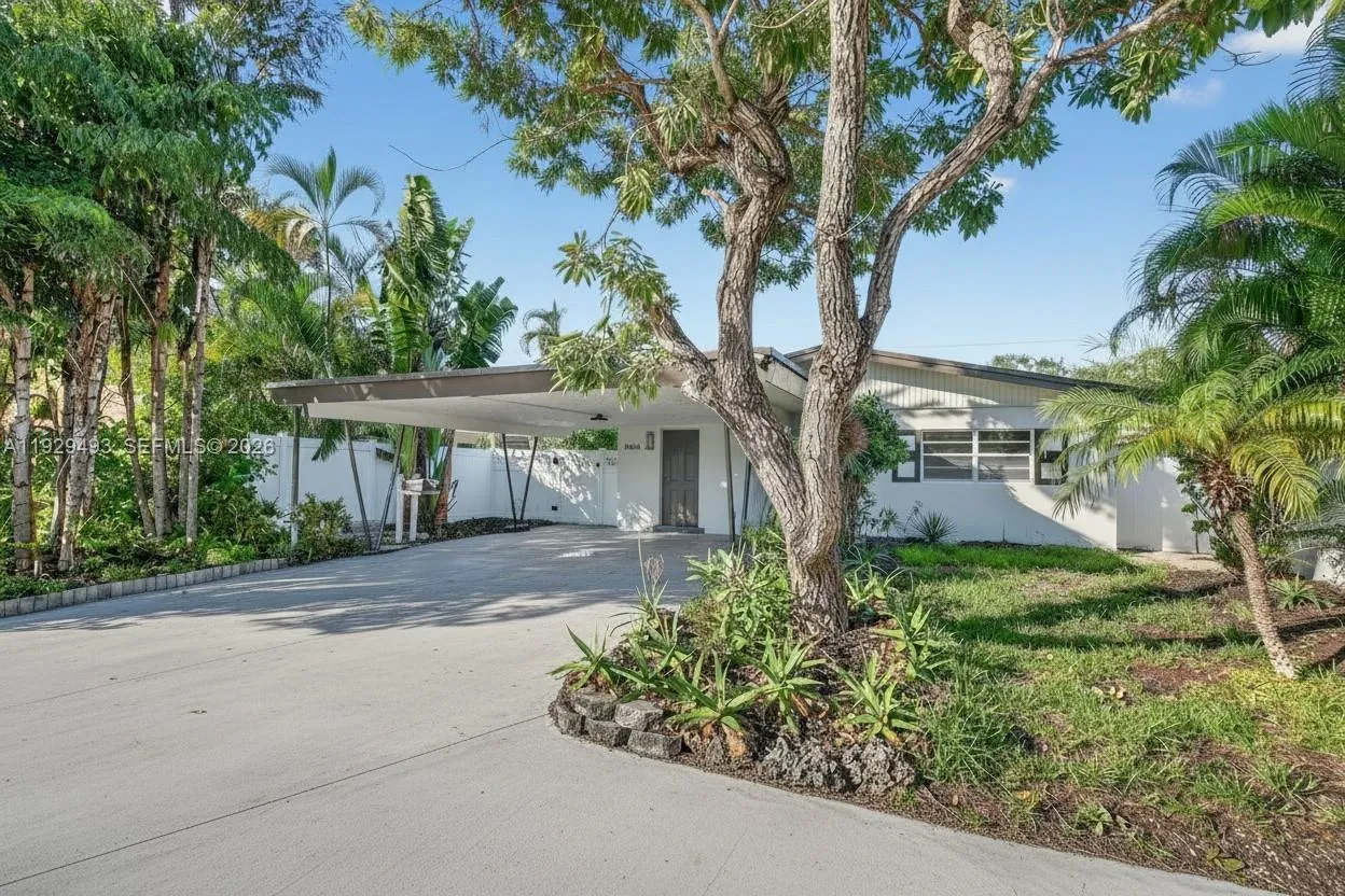 1015 Ne 17th Ct, Fort Lauderdale, Florida 33305, Fort Lauderdale, Florida 33305, ,Residential Income,For Sale,1015 Ne 17th Ct, Fort Lauderdale, Florida 33305,A11929493