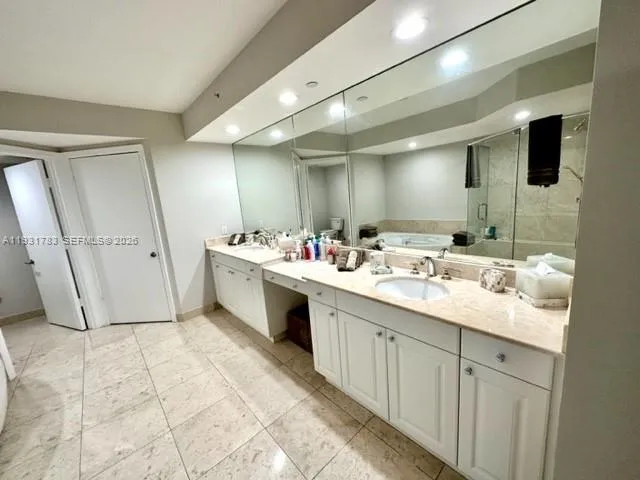 20201 E Country Club Dr 903, Aventura, Florida 331, Aventura, Florida 33180, 3 Bedrooms Bedrooms, ,3 BathroomsBathrooms,Residential Lease,For Rent,20201 E Country Club Dr 903, Aventura, Florida 331,A11931783