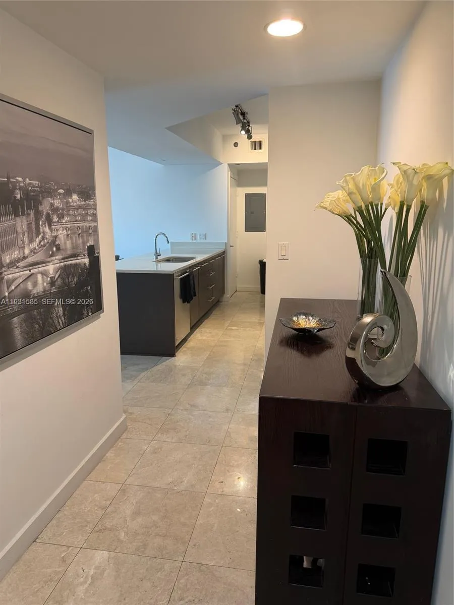 500 Brickell Ave 3105, Miami, Florida 33131, Miami, Florida 33131, 2 Bedrooms Bedrooms, ,2 BathroomsBathrooms,Residential Lease,For Rent,500 Brickell Ave 3105, Miami, Florida 33131,A11931585