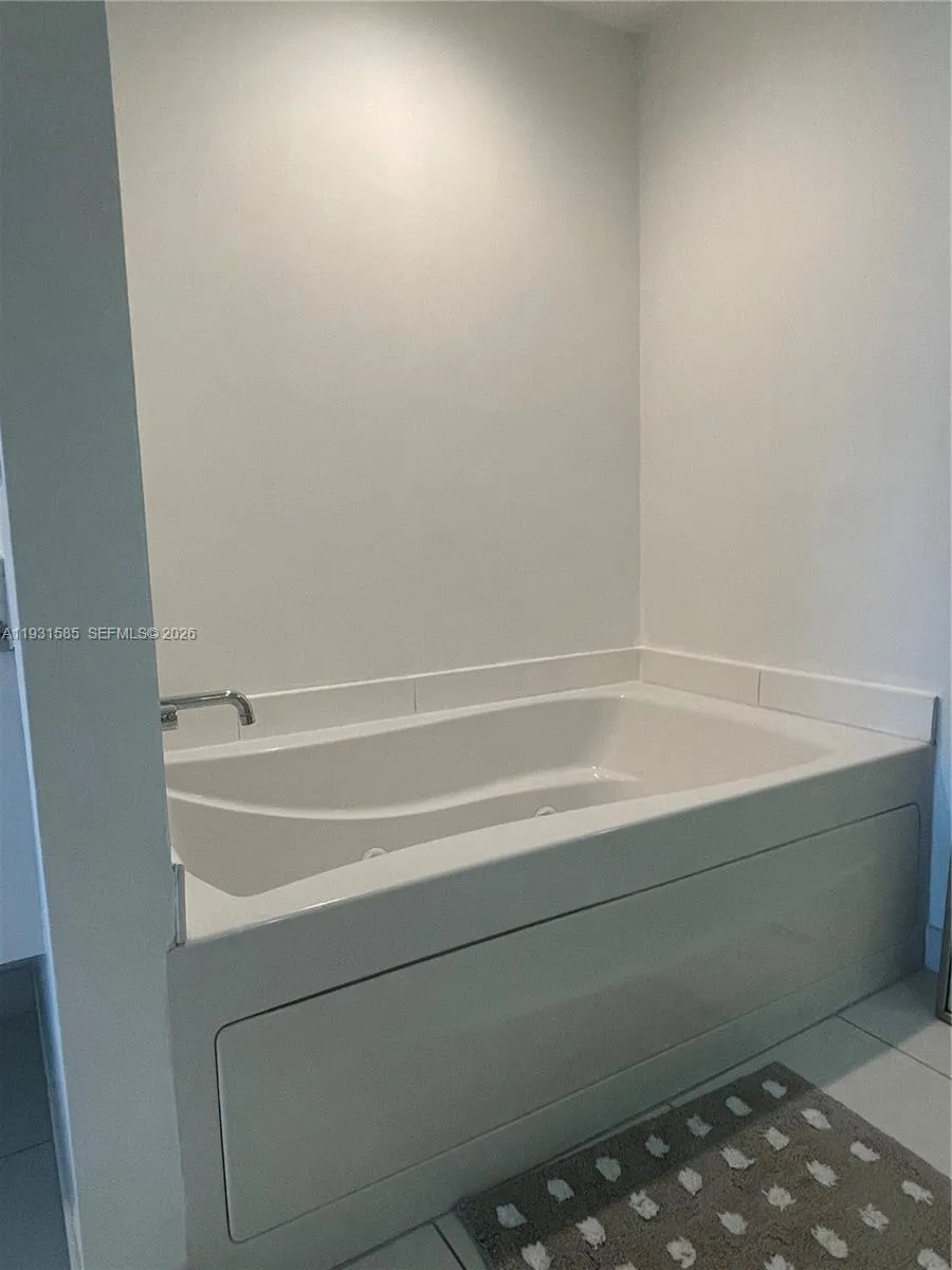 Bathtub-main bathroom