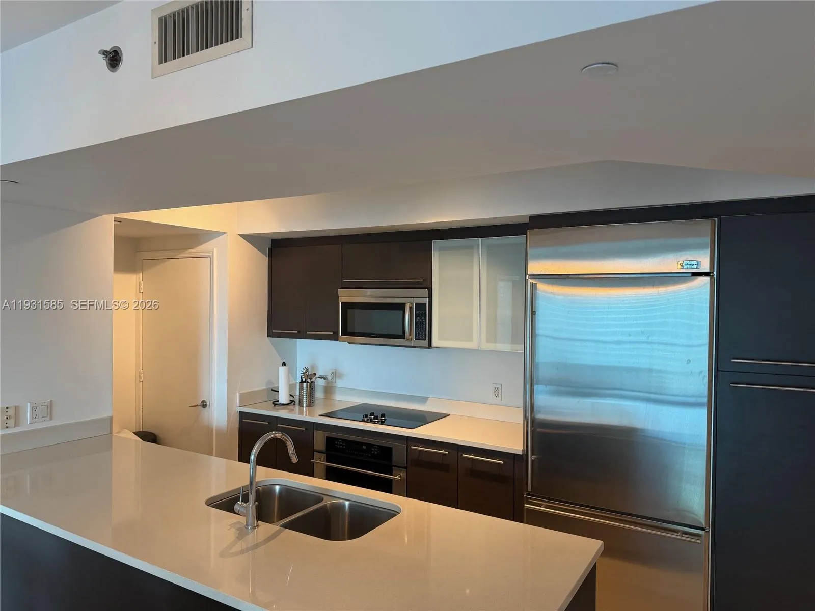 500 Brickell Ave 3105, Miami, Florida 33131, Miami, Florida 33131, 2 Bedrooms Bedrooms, ,2 BathroomsBathrooms,Residential Lease,For Rent,500 Brickell Ave 3105, Miami, Florida 33131,A11931585