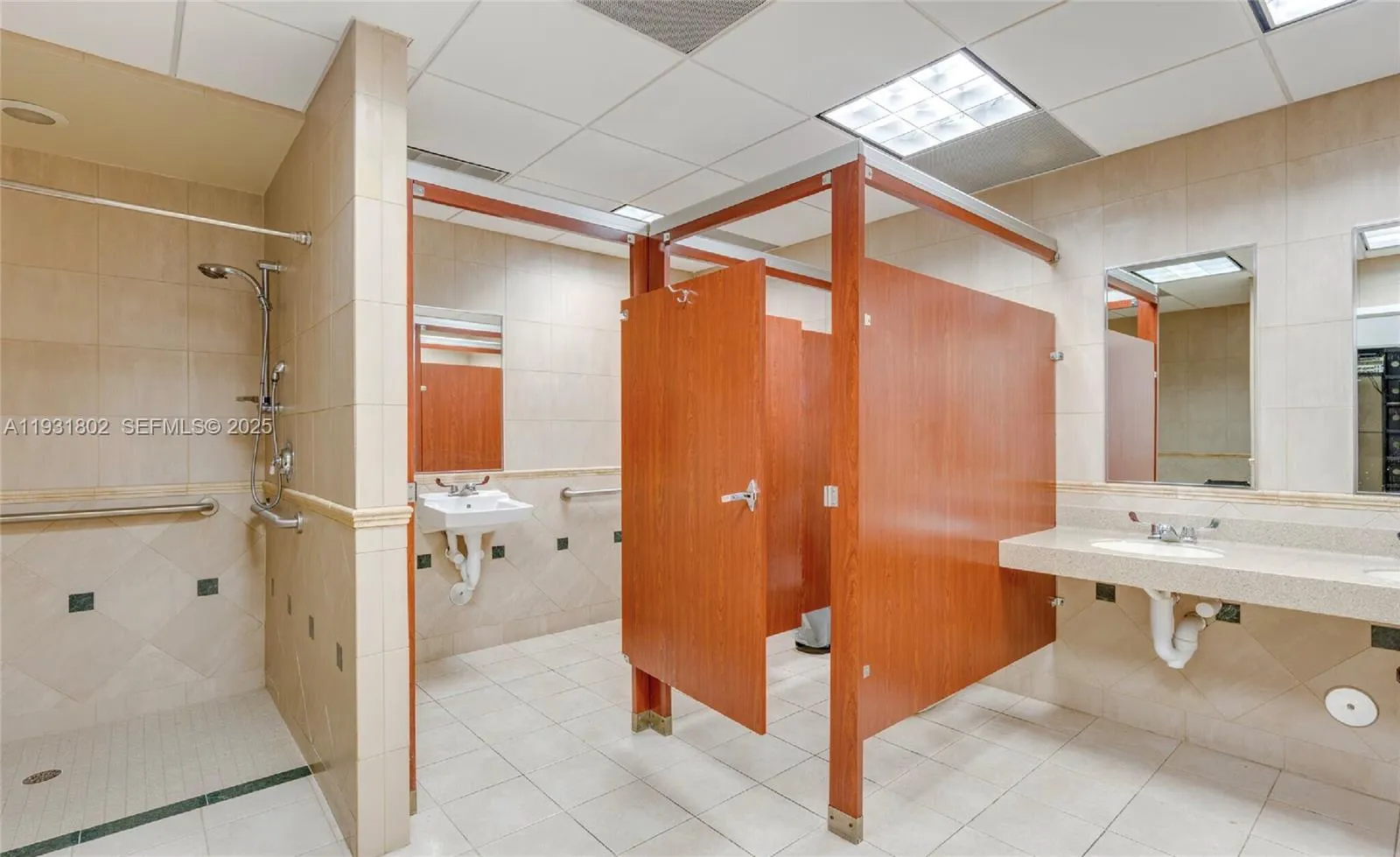 6900 Sw 80th St, Miami, Florida 33143, Miami, Florida 33143, ,Commercial Sale,For Sale,6900 Sw 80th St, Miami, Florida 33143,A11931802