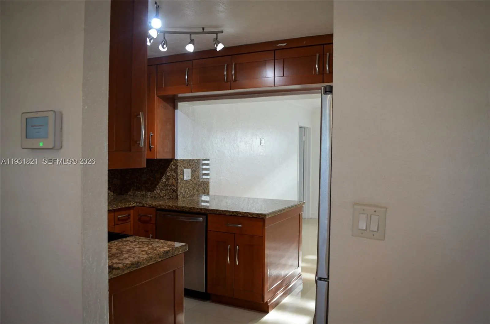 10840 Westwood Lake Dr 0, Miami, Florida 33165, Miami, Florida 33165, 3 Bedrooms Bedrooms, ,2 BathroomsBathrooms,Residential Lease,For Rent,10840 Westwood Lake Dr 0, Miami, Florida 33165,A11931821