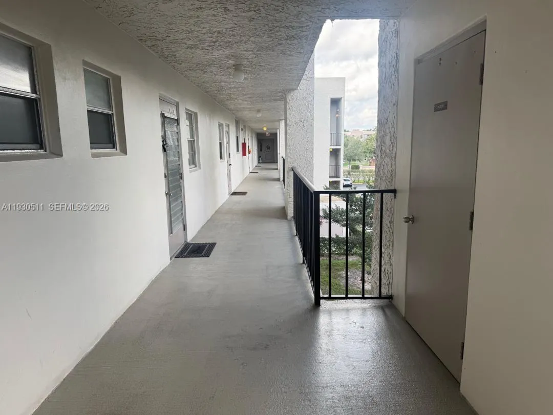 9330 Lagoon Pl 302, Davie, Florida 33324, Davie, Florida 33324, 1 Bedroom Bedrooms, ,1 BathroomBathrooms,Residential Lease,For Rent,9330 Lagoon Pl 302, Davie, Florida 33324,A11930511