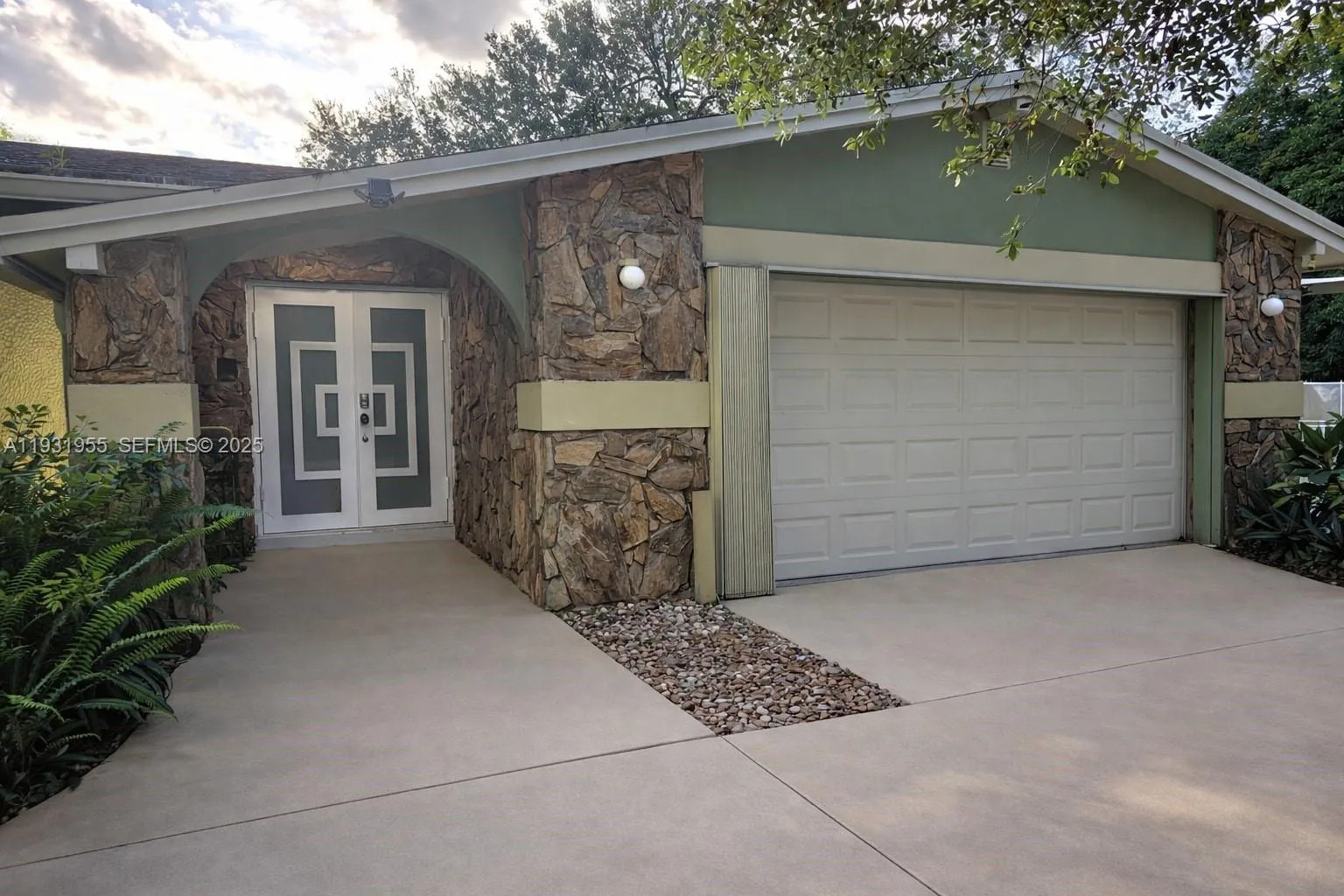Davie, Florida 33314, 3 Bedrooms Bedrooms, ,2 BathroomsBathrooms,Residential Lease,For Rent,A11931955 Davie, Florida 33314, 3 Bedrooms Bedrooms, ,2 BathroomsBathrooms,Residential Lease,For Rent,A11931955