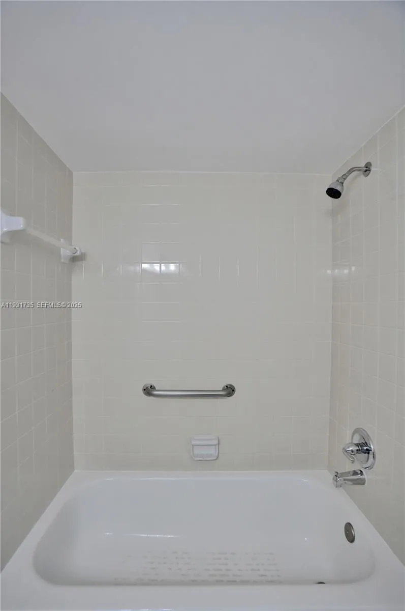 1891 N 61st Ave B215, Hollywood, Florida 33024, Hollywood, Florida 33024, 3 Bedrooms Bedrooms, ,3 BathroomsBathrooms,Residential,For Sale,1891 N 61st Ave B215, Hollywood, Florida 33024,A11931735