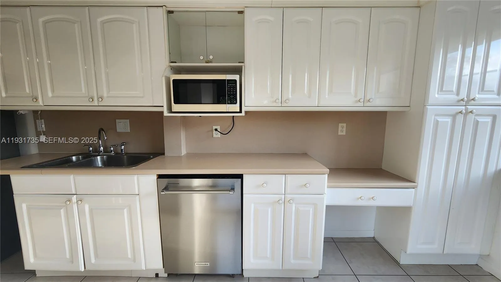 1891 N 61st Ave B215, Hollywood, Florida 33024, Hollywood, Florida 33024, 3 Bedrooms Bedrooms, ,3 BathroomsBathrooms,Residential,For Sale,1891 N 61st Ave B215, Hollywood, Florida 33024,A11931735