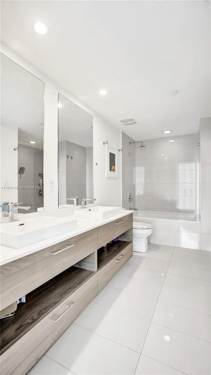 1300 S Miami Ave 2306, Miami, Florida 33130, Miami, Florida 33130, 3 Bedrooms Bedrooms, ,2 BathroomsBathrooms,Residential Lease,For Rent,1300 S Miami Ave 2306, Miami, Florida 33130,A11932123