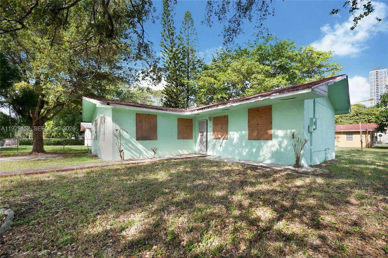 3715 Oak Ave, Miami, Florida 33133, Miami, Florida 33133, 3 Bedrooms Bedrooms, ,2 BathroomsBathrooms,Residential,For Sale,3715 Oak Ave, Miami, Florida 33133,A11929452
